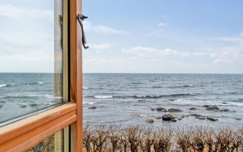 Scarlet - 5M from the Sea: Architecture, Roof, Home, Composite Material, Daylighting, Siding, Driveway