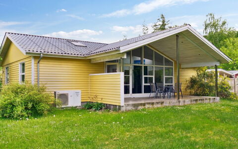 Barth - 950M from the Sea: Roof, Home, Door, Cottage, Shade, Siding, Yard, Estate, Backyard
