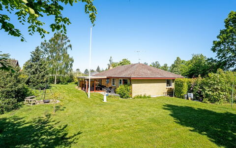 Maleen - 150M to the Fjord: Grass, Shrub, House, Roof, Land Lot, Home, Plain, Cottage, Garden, Rural Area