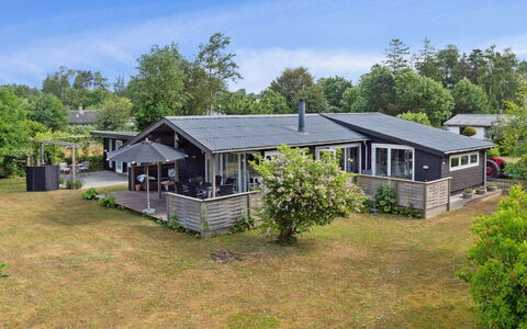 Holmwith - 200M from the Sea: Roof, House, Land Lot, Home, Cottage, Estate, Garden Buildings, Shade, Log Cabin, Landscaping