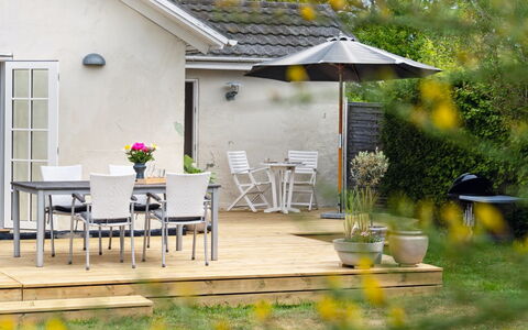 Quanna - 50M from the Sea: Furniture, Outdoor Furniture, Chair, Table, Outdoor Table, Garden, Deck, Flowerpot, Kitchen & Dining Room Table