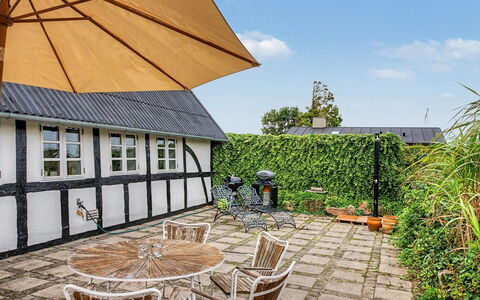 Ilkka - 220M from the Sea: Roof, Home, Garden, Cottage, Shade, Chair, Yard, Landscaping, Flowerpot, Estate