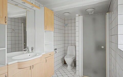 Ilkka - 220M from the Sea: Plumbing Fixture, Flooring, Wall, Floor, Sink, Bathroom, Interior Design, Bathroom Sink, Plumbing, Ceiling