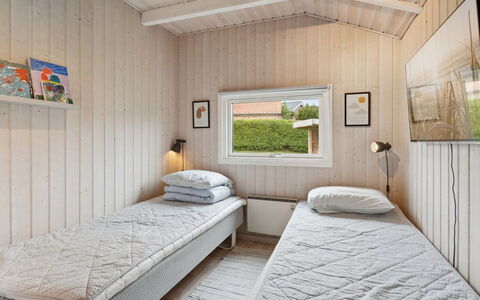 Hjalmsvider - 300M from the Sea: Wood, Bedroom, Bed, Floor, Home, Bed Frame, Ceiling, Bedding, Bed Sheet, Hardwood