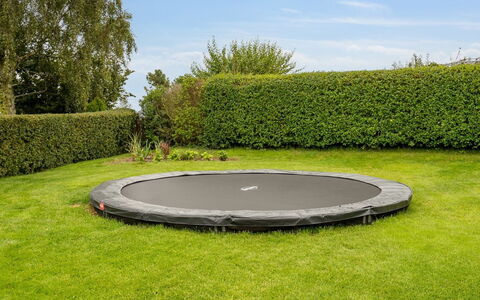 Hjalmsvider - 300M from the Sea: Trampolining--Equipment And Supplies, Trampoline, Leisure, Trampolining, Garden, Lawn, Shade, Yard, Park, Backyard