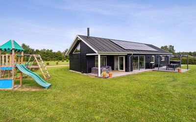 Amdi - 700M from the Sea