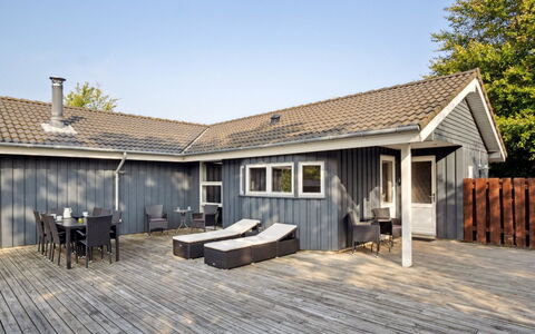 Elif - 30Km from the Sea: Thatching, Cottage, House, Roof, Home, Farmhouse, Hut, Estate, Village