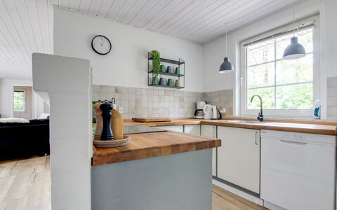 Joona - 12Km from the Sea: Flooring, Floor, Interior Design, Wood, Countertop, Kitchen, Furniture, Wood Flooring, Cabinetry, Ceiling
