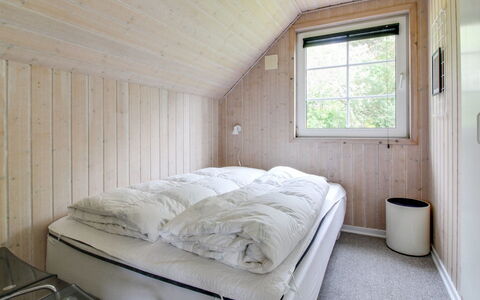 Joona - 12Km from the Sea: Wood, Bedroom, Bed, Bed Sheet, Bedding, Floor, Furniture, Bed Frame, Hardwood, Room