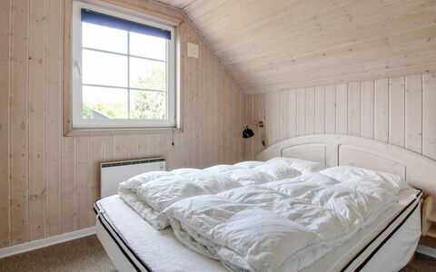 Joona - 12Km from the Sea: Bedroom, Wood, Bed, Bed Sheet, Bedding, Ceiling, Interior Design, Floor, Bed Frame, Home