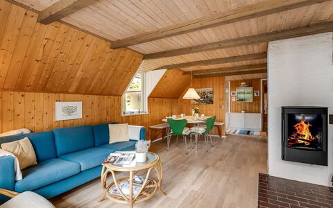Sisko - 800M from the Sea: Cottage, Shed, Hut, Farmhouse, Prairie, Shack, Barn, Log Cabin, Garden Buildings
