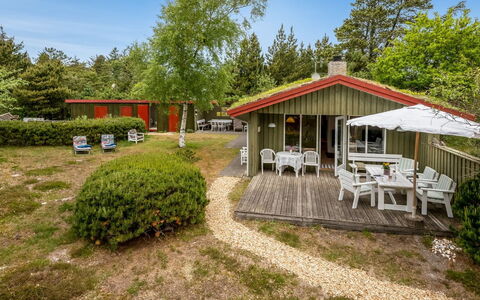 Sisko - 800M from the Sea: Cottage, Shed, Hut, Farmhouse, Prairie, Shack, Barn, Log Cabin, Garden Buildings