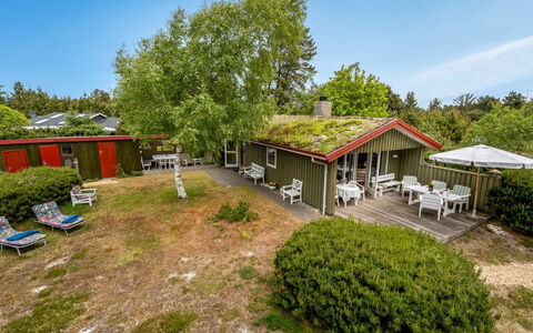Sisko - 800M from the Sea: Cottage, Shed, Hut, Farmhouse, Prairie, Shack, Barn, Log Cabin, Garden Buildings