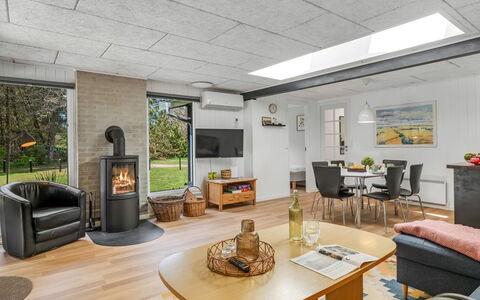 Eli - 1.5Km to the Fjord: Flooring, Furniture, Interior Design, Wood, Floor, Ceiling, Lighting, Room, Light Fixture, Living Room