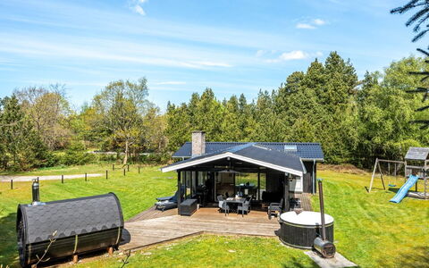Eli - 1.5Km to the Fjord: Roof, House, Home, Cottage, Rural Area, Farmhouse, Garden Buildings, Siding, Lawn, Garden