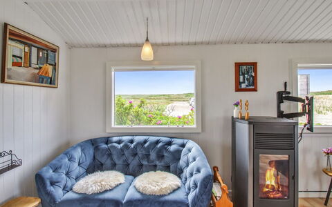 Inka - 100M from the Sea: Cottage, Shed, Hut, Farmhouse, Prairie, Shack, Barn, Log Cabin, Garden Buildings