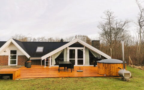 Anu - 300M to the Fjord: Roof, House, Home, Cottage, Siding, Estate, Driveway, Garden Buildings, Yard, Shed