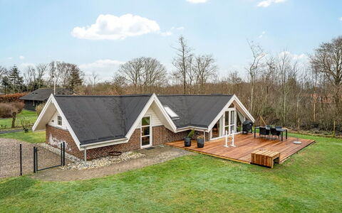 Anu - 300M to the Fjord: Roof, House, Home, Cottage, Siding, Estate, Driveway, Garden Buildings, Yard, Shed