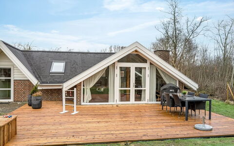 Anu - 300M to the Fjord: Roof, House, Home, Cottage, Siding, Estate, Driveway, Garden Buildings, Yard, Shed