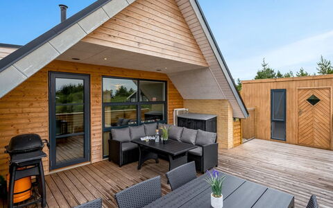 Thorid - 800M from the Sea: Cottage, Shed, Hut, Farmhouse, Prairie, Shack, Barn, Log Cabin, Garden Buildings
