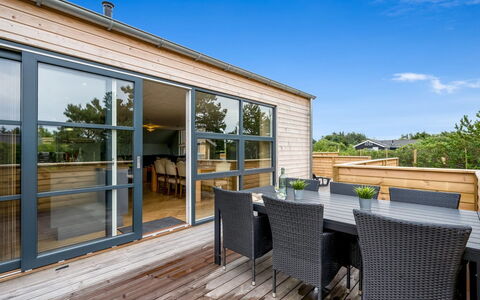 Thorid - 800M from the Sea: Cottage, Shed, Hut, Farmhouse, Prairie, Shack, Barn, Log Cabin, Garden Buildings