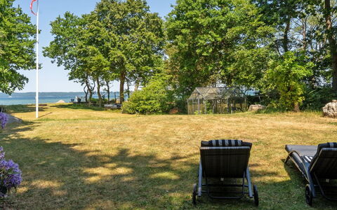 Kennet - 30M from the Sea: Landscape, Coastal And Oceanic Landforms, Shore, Coast, Shade, Sunlight, Lawn, Garden, Ocean, Park