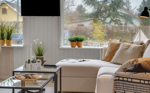 Elma - 350M from the Sea: House, Home, Residential Area, Roof, Cottage, Land Lot, Estate, Yard, Garden, Siding