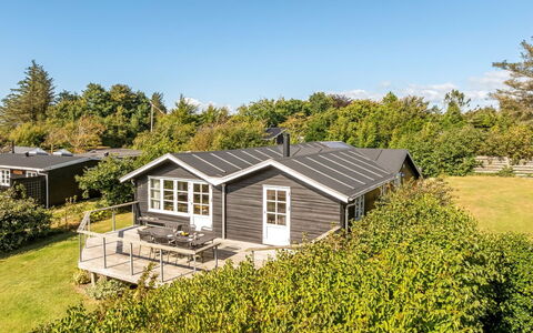 Engelbertine - 210M to the Fjord: Architecture, Roof, Home, Composite Material, Daylighting, Siding, Driveway