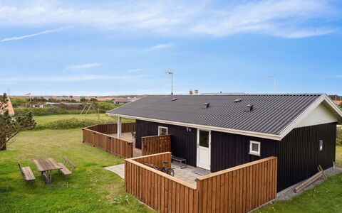 Wolter - 700M from the Sea: House, Roof, Home, Cottage, Shed, Garden Buildings, Siding, Yard, Log Cabin, Hut