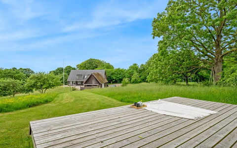 Guthbrand - 800M from the Sea: Grass, Grassland, Rural Area, Land Lot, Landscape, Cloud, Plain, Cottage, Home, Meadow