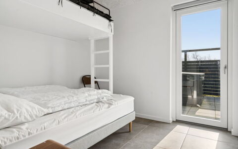 Asel - 350M from the Sea: Wood, Floor, Flooring, Apartment, Bedroom, Wood Stain, Hardwood, Plank, Bed, Wood Flooring