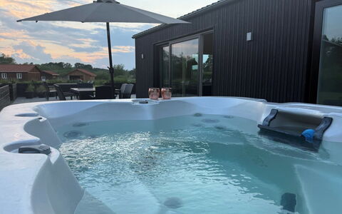 Asel - 350M from the Sea: Composite Material, Jacuzzi, Bathtub, Plumbing Fixture, Swimming Pool, Outdoor Furniture, Courtyard, Hotel