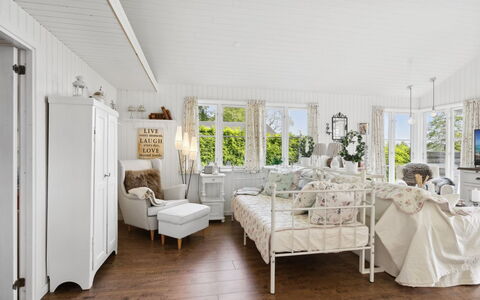 Ginne - 100M to the Fjord: Furniture, Interior Design, Bedroom, Bed, Wood, Ceiling, Bedding, Home, Flooring, Floor