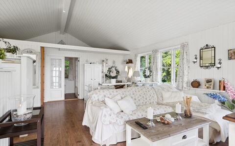 Ginne - 100M to the Fjord: Furniture, Couch, Interior Design, Ceiling, Living Room, Flooring, Floor, Home, Room