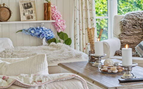 Ginne - 100M to the Fjord: Furniture, Interior Design, Bedroom, Linens, Room, Lighting, Textile, Throw Pillow, Bed, Pillow