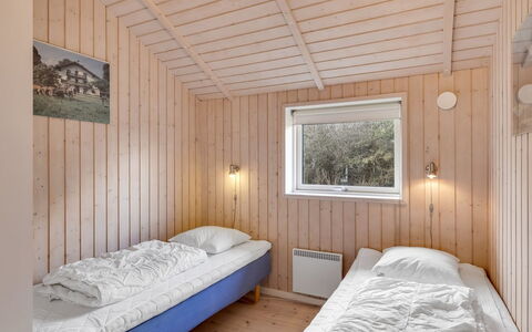 Hialmar - 300M from the Sea: Wood, Bedroom, Bed, Bedding, Bed Sheet, Home, Bed Frame, Door, Hardwood, Plank