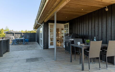 Elmo - 800M from the Sea: Roof, House, Land Lot, Home, Cottage, Estate, Garden Buildings, Shade, Log Cabin, Landscaping