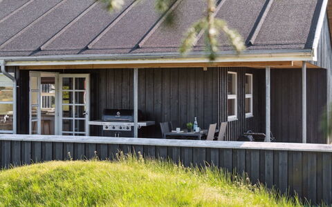 Elmo - 800M from the Sea: Roof, House, Land Lot, Home, Cottage, Estate, Garden Buildings, Shade, Log Cabin, Landscaping