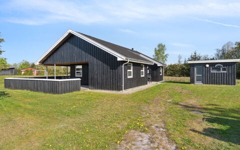 Elmo - 800M from the Sea: Roof, House, Land Lot, Home, Cottage, Estate, Garden Buildings, Shade, Log Cabin, Landscaping