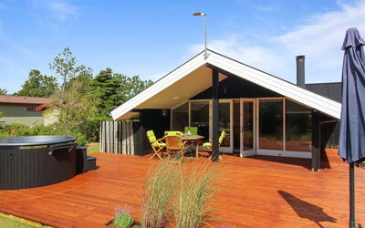 Alban - 700M from the Sea