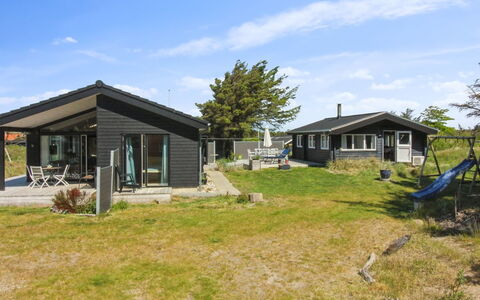 Sampo - 400M from the Sea: Residential Area, Roof, Suburb, Driveway, Estate, Chimney