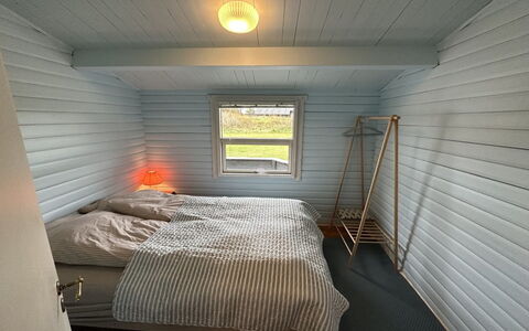 Freding - 450M from the Sea: Wood, Ceiling, Floor, Flooring, Bedroom, Hardwood, Bed Sheet, Wood Stain, Plank, Bedding