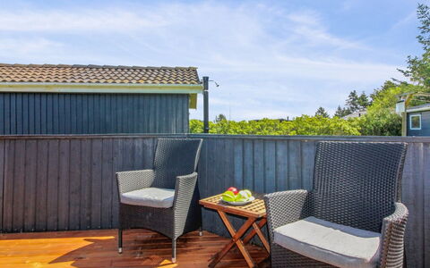 Wisti - 600M from the Sea: Wood, Hardwood, Deck, Plank, Wood Stain, Wood Flooring, Porch, Shade, Fence, Outdoor Furniture