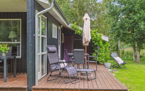 Alkmar - from the Sea: Cottage, Porch, Garden, Garden Buildings, Deck, Shade, Yard, Hardwood, Backyard, Siding