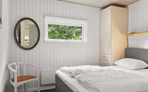 Alkmar - from the Sea: Bed, Bedroom, Wood, Interior Design, Flooring, Bed Sheet, Floor, Bedding, Ceiling, Furniture