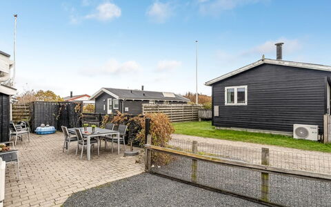 Kielo - 200M to the Fjord: Grass, Grassland, Landscape, Ecoregion, Plain, Plant Community, Land Lot, Outdoor Furniture, Prairie, Shrubland