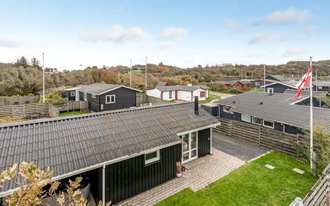 Kielo - 200M to the Fjord: Grass, Grassland, Landscape, Ecoregion, Plain, Plant Community, Land Lot, Outdoor Furniture, Prairie, Shrubland