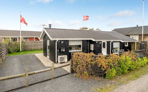 Kielo - 200M to the Fjord: Grass, Grassland, Landscape, Ecoregion, Plain, Plant Community, Land Lot, Outdoor Furniture, Prairie, Shrubland