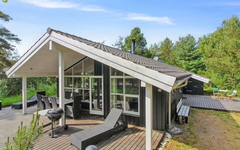 Arlett - 950M from the Sea: Blue, Shrub, Cottage, Groundcover, Garden, Estate, Shade, Landscaping, Farmhouse, Eco Hotel