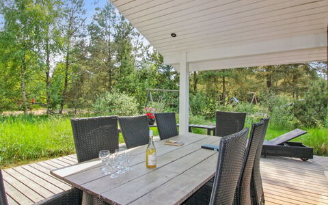 Arlett - 950M from the Sea: Blue, Shrub, Cottage, Groundcover, Garden, Estate, Shade, Landscaping, Farmhouse, Eco Hotel
